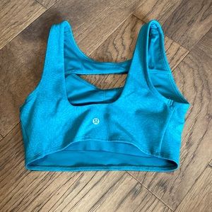 Size 4 lululemon sports bra with no inserts. GUC!